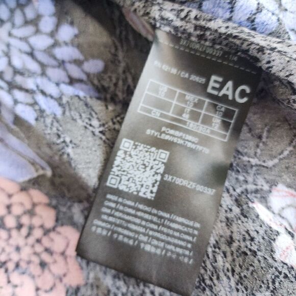 Guess NWOT fit and flare velvet trim mesh cleavage floral dress - Picture 15 of 16